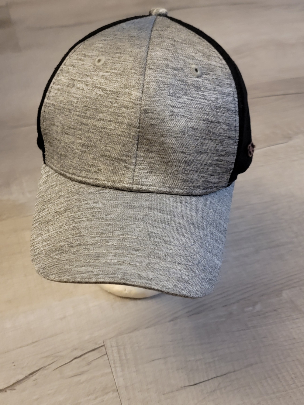 Calia By Carrie Underwood Womens Designer Baseball Hat.